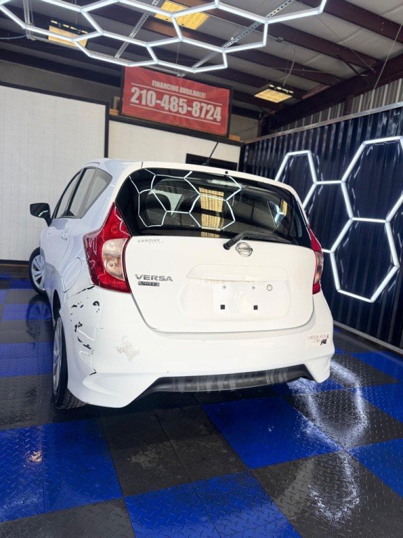 2017 Nissan Versa Image 28