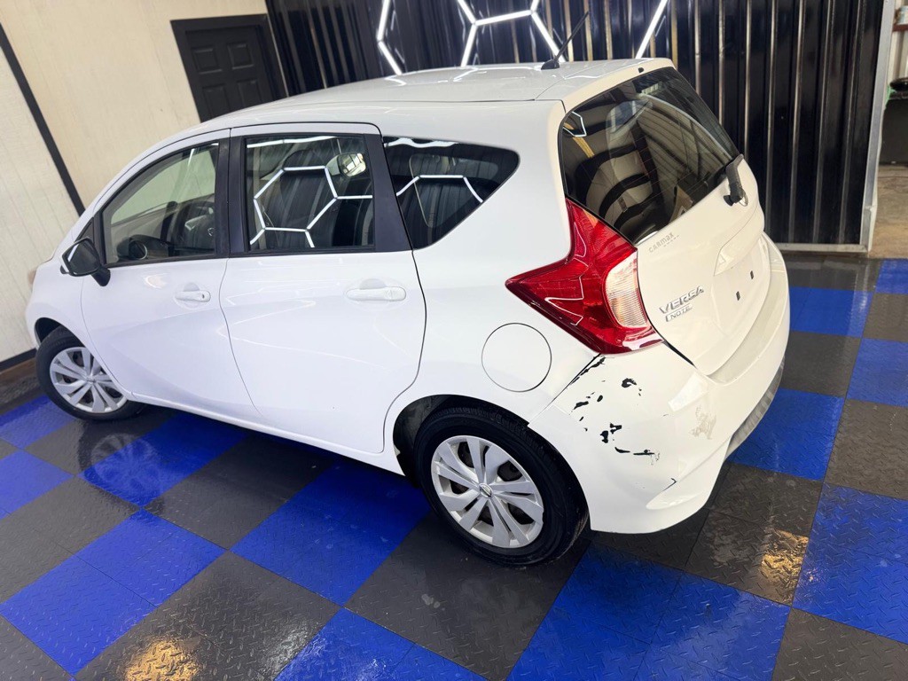 2017 Nissan Versa Image 29