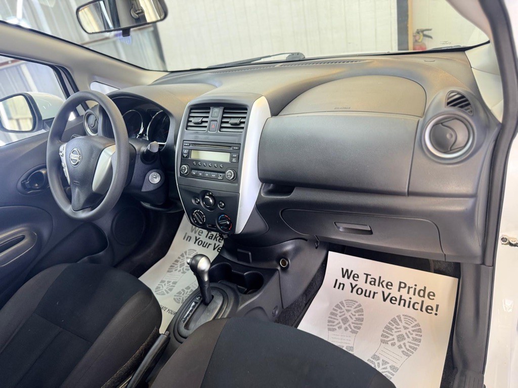 2017 Nissan Versa Image 37
