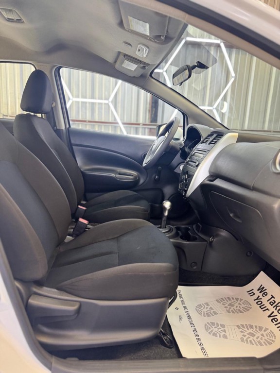 2017 Nissan Versa Image 38
