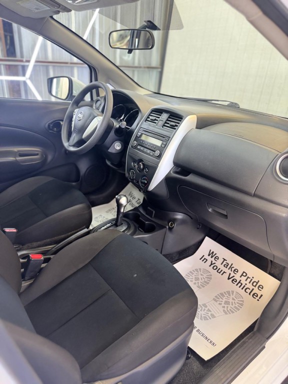 2017 Nissan Versa Image 39