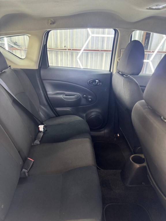 2017 Nissan Versa Image 44