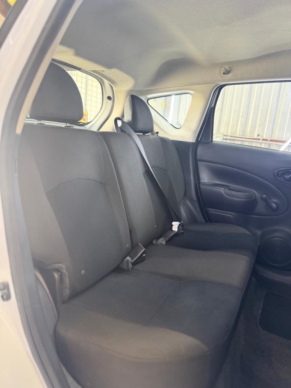 2017 Nissan Versa Image 45