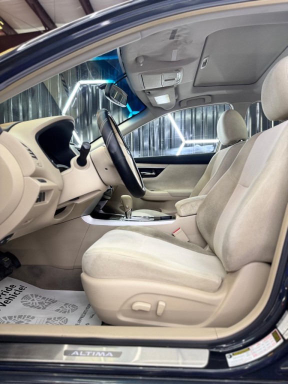 2013 Nissan Altima Image 32