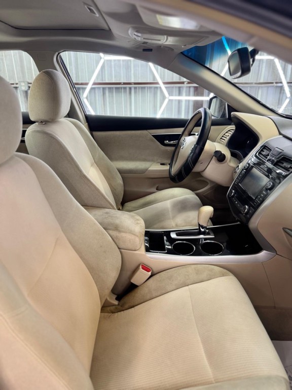 2013 Nissan Altima Image 36