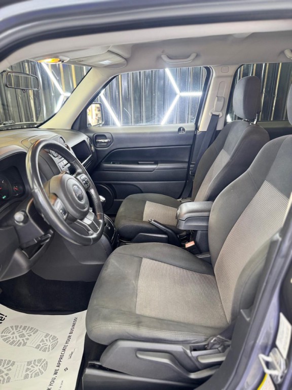 2011 Jeep Patriot Image 32