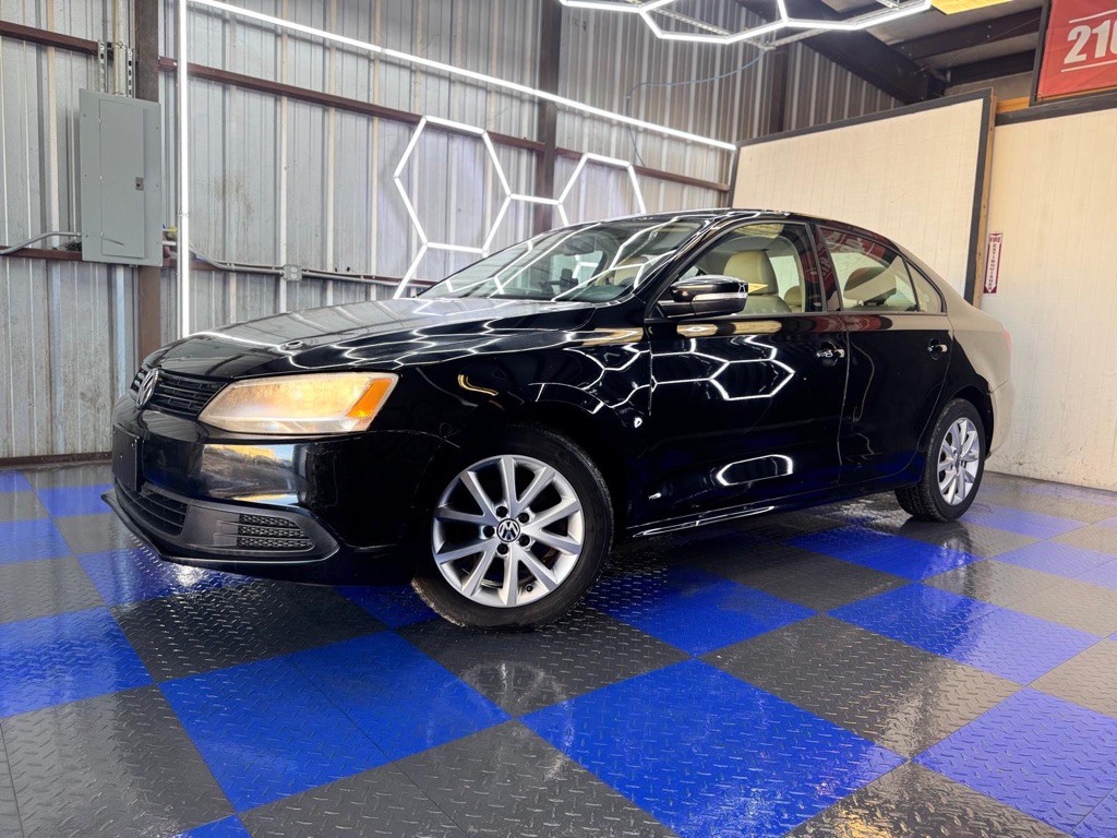 2011 Volkswagen Jetta Image 2