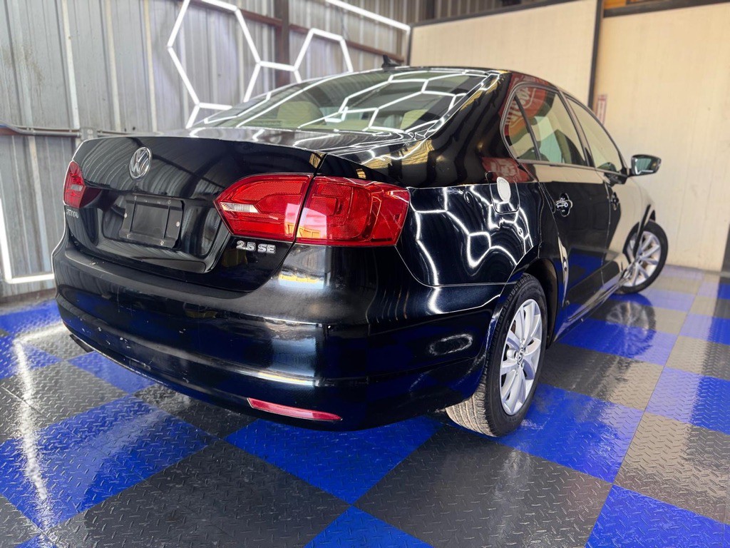 2011 Volkswagen Jetta Image 13