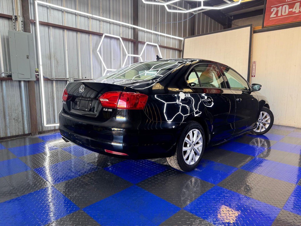 2011 Volkswagen Jetta Image 14