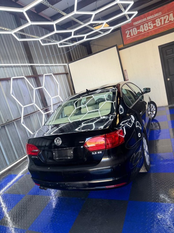 2011 Volkswagen Jetta Image 18