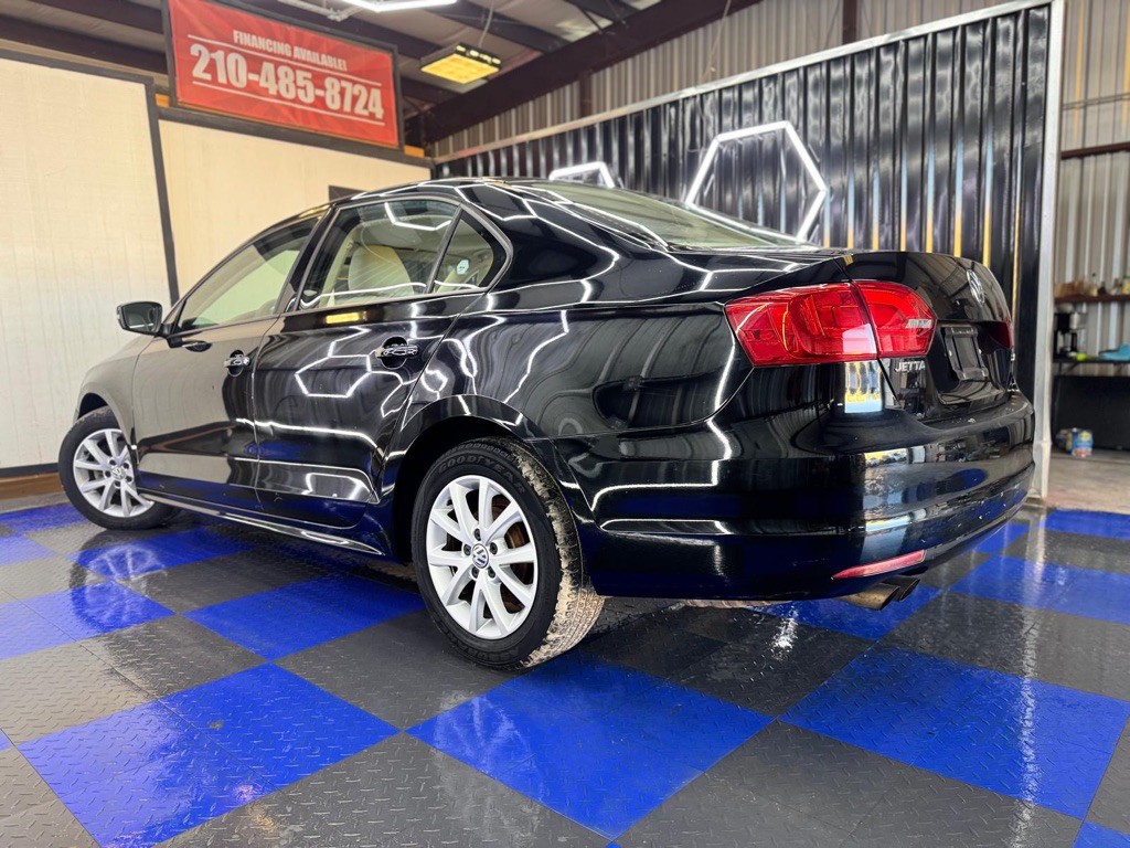 2011 Volkswagen Jetta Image 21