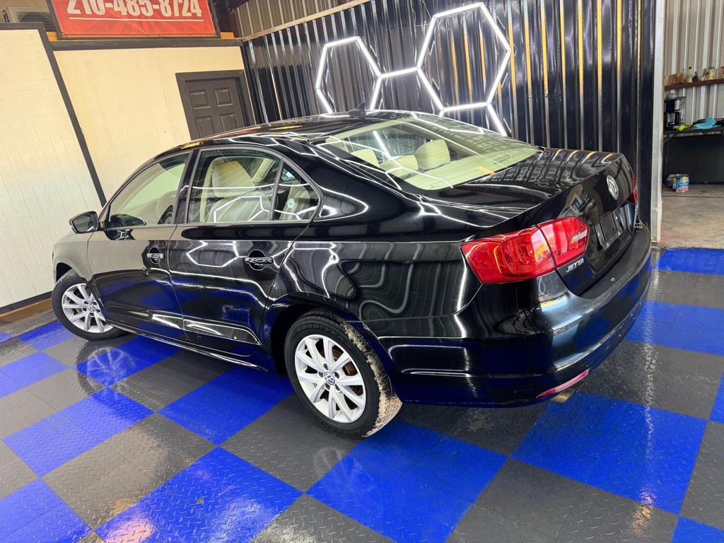 2011 Volkswagen Jetta Image 26