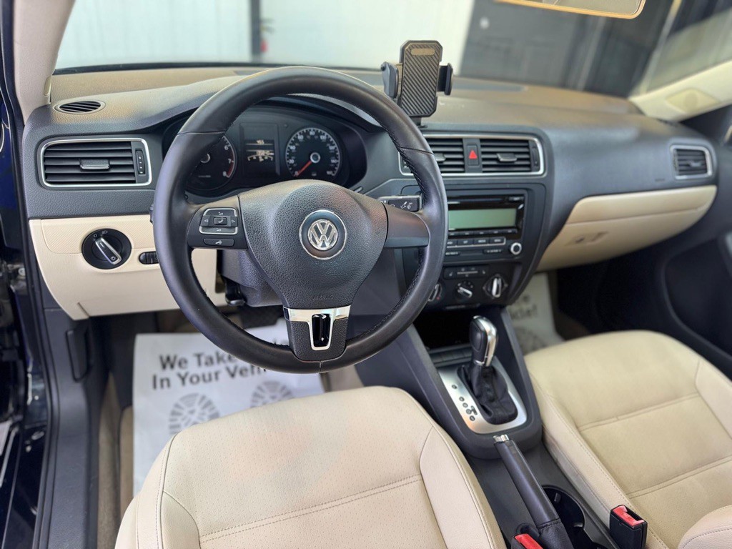 2011 Volkswagen Jetta Image 27