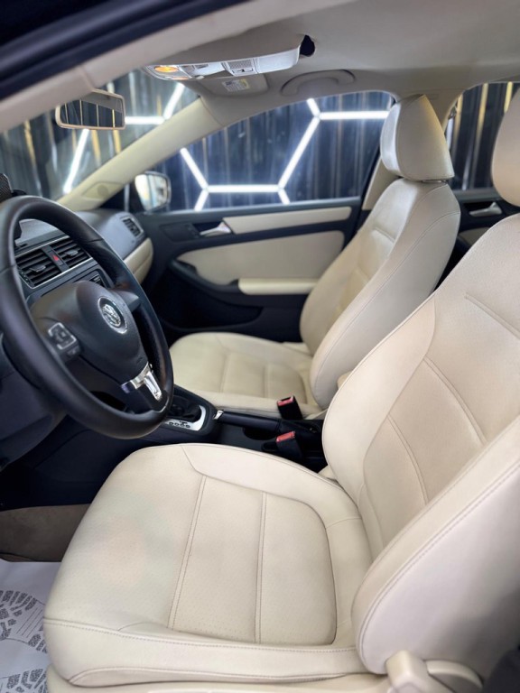 2011 Volkswagen Jetta Image 30