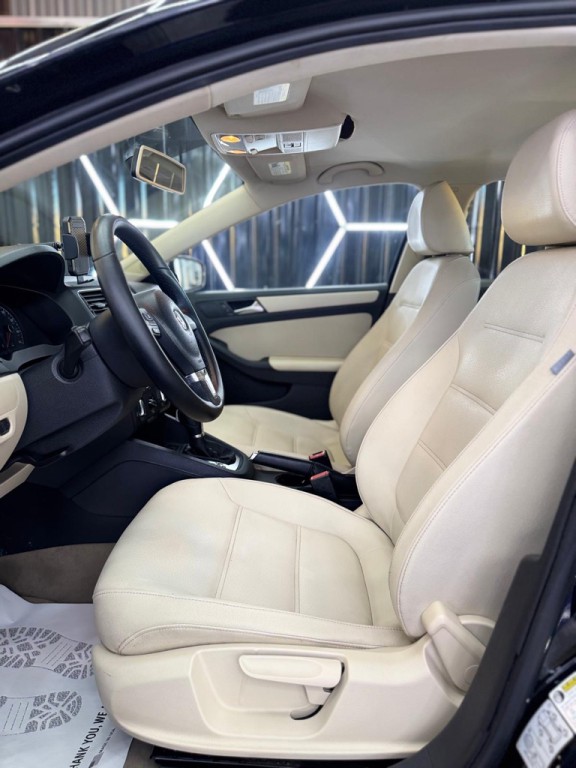2011 Volkswagen Jetta Image 31