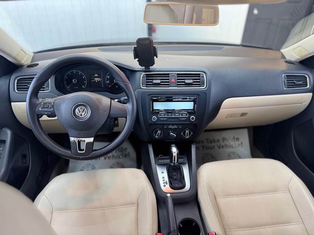 2011 Volkswagen Jetta Image 33