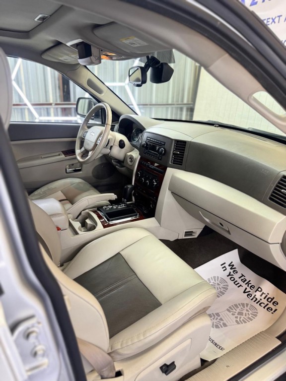 2007 Jeep Grand Cherokee Image 32