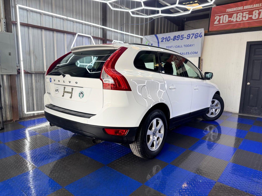 2011 Volvo XC60 Image 21