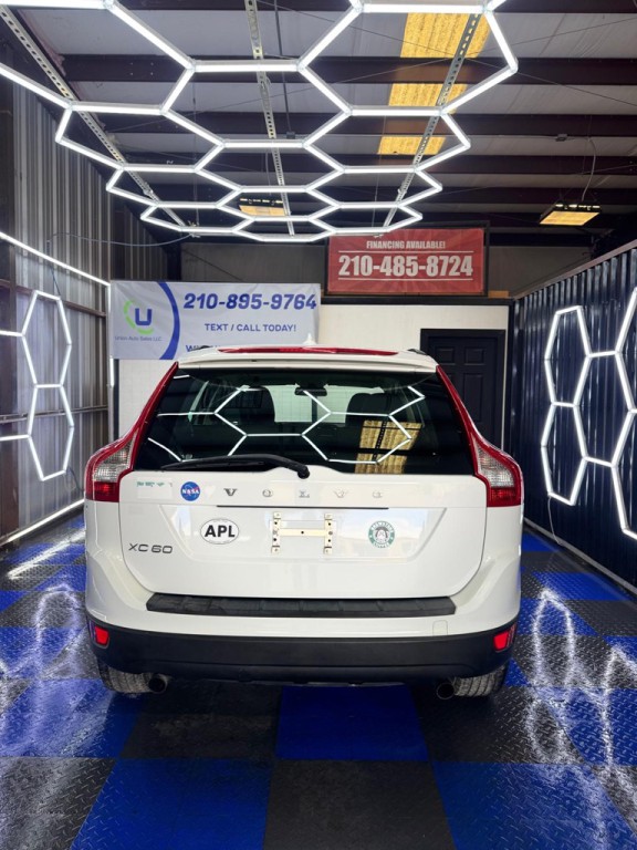 2011 Volvo XC60 Image 22