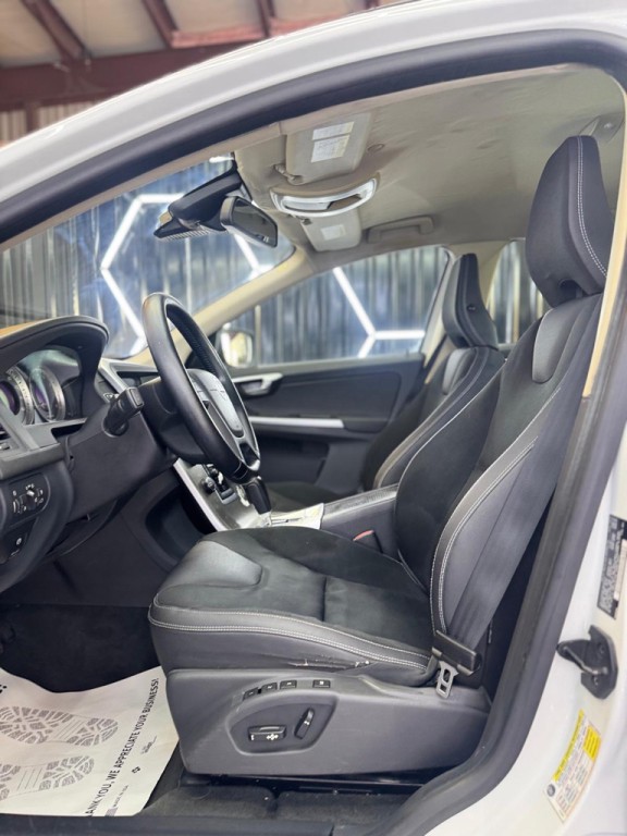 2011 Volvo XC60 Image 29