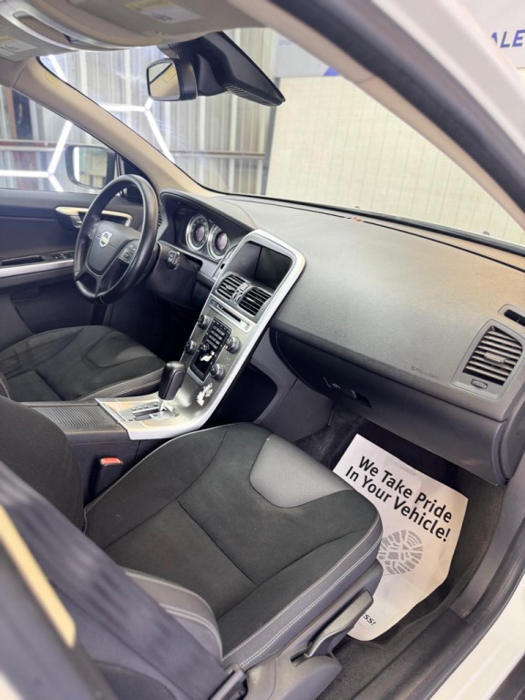 2011 Volvo XC60 Image 34