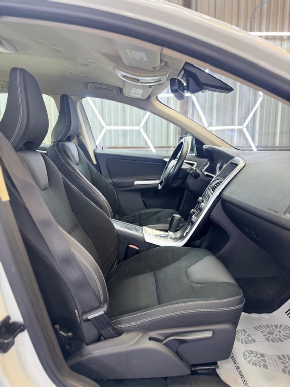 2011 Volvo XC60 Image 36