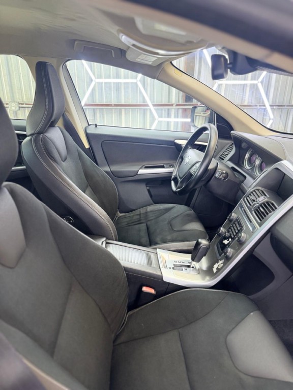 2011 Volvo XC60 Image 38