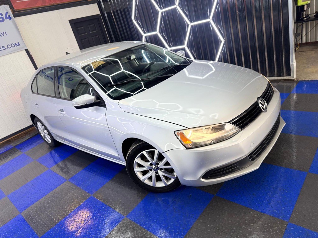 2012 Volkswagen Jetta Image 11