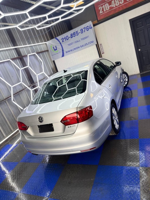 2012 Volkswagen Jetta Image 22