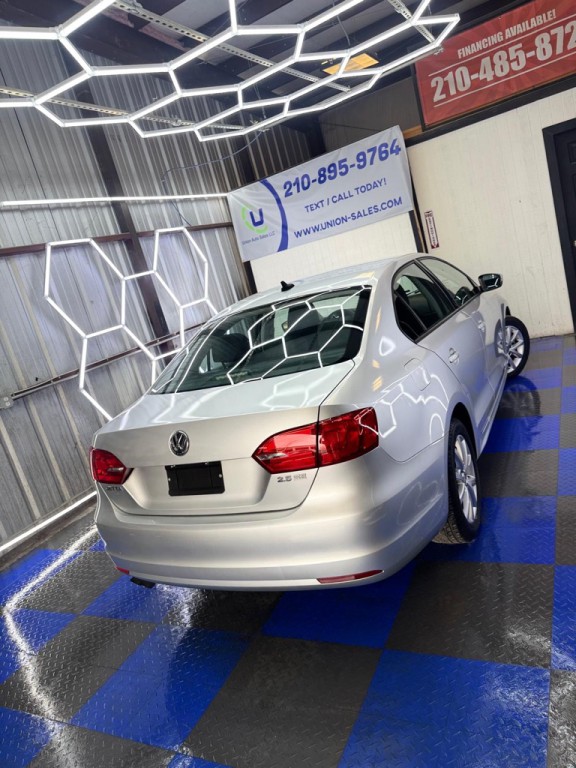 2012 Volkswagen Jetta Image 23