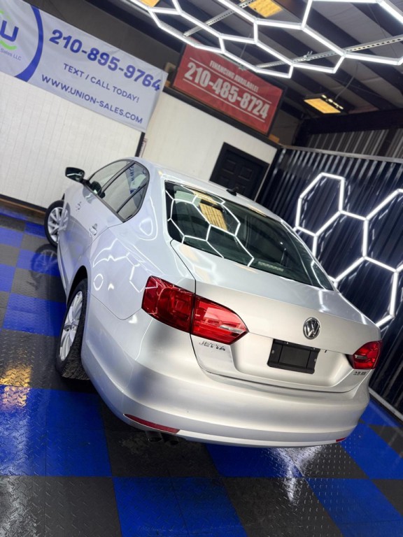 2012 Volkswagen Jetta Image 27