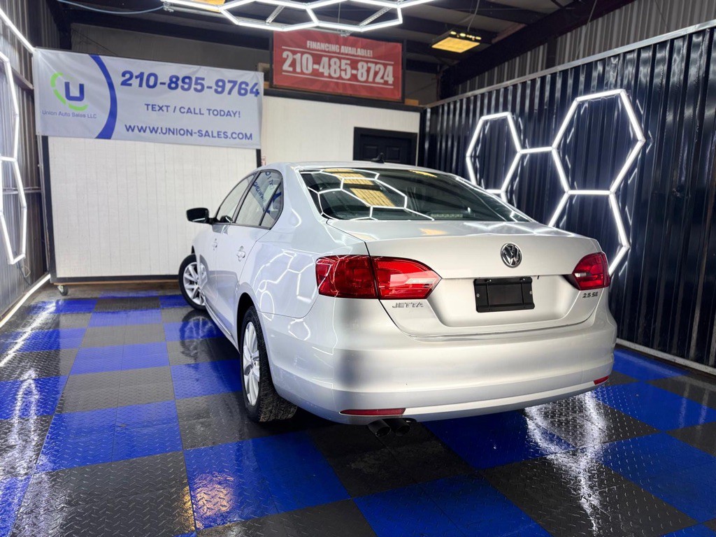 2012 Volkswagen Jetta Image 28