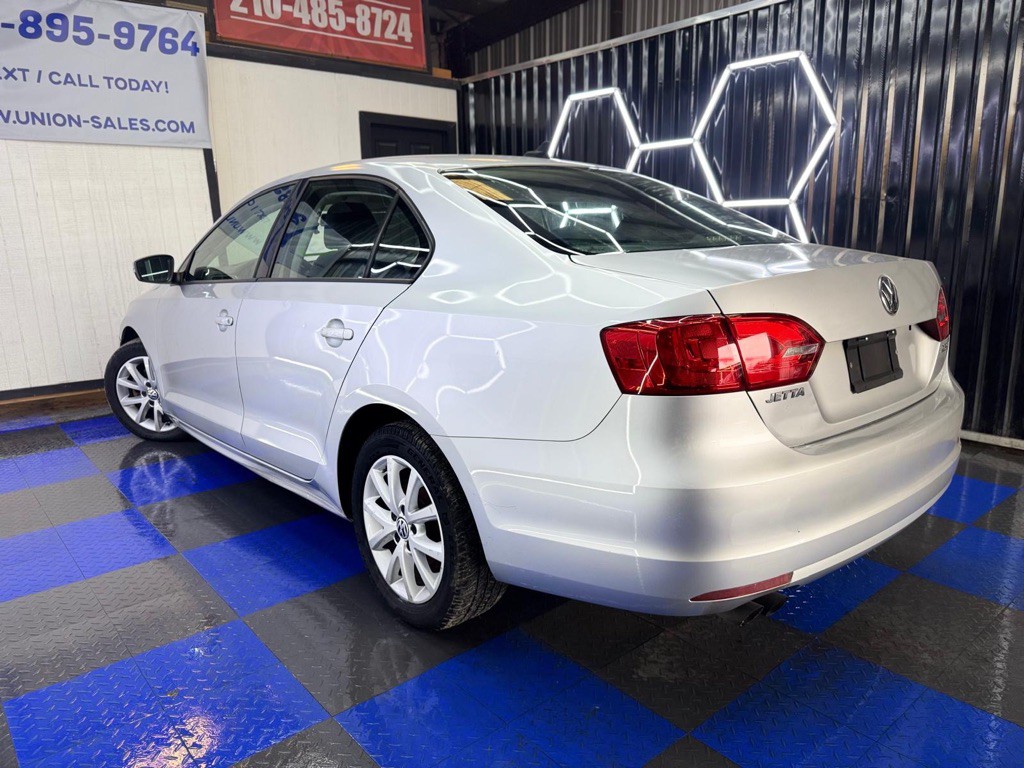 2012 Volkswagen Jetta Image 29