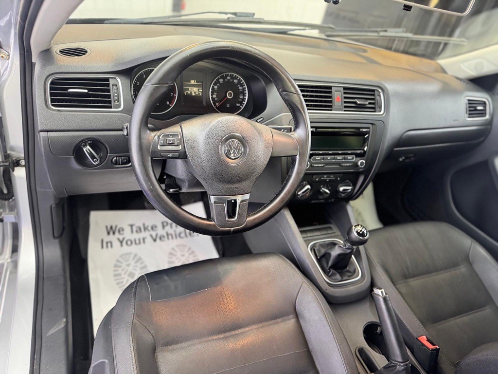 2012 Volkswagen Jetta Image 31