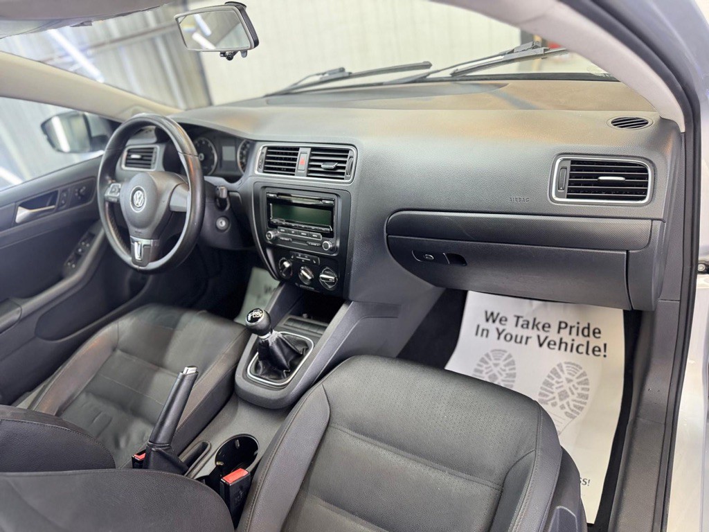 2012 Volkswagen Jetta Image 36