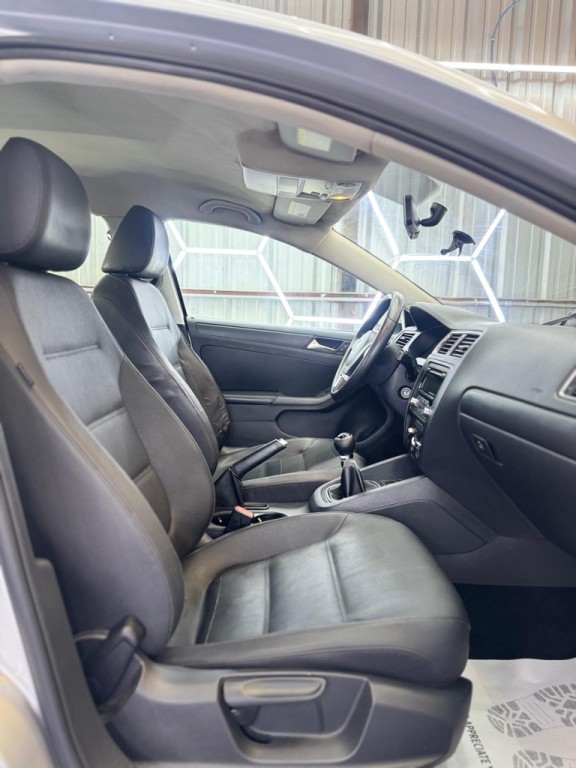 2012 Volkswagen Jetta Image 39
