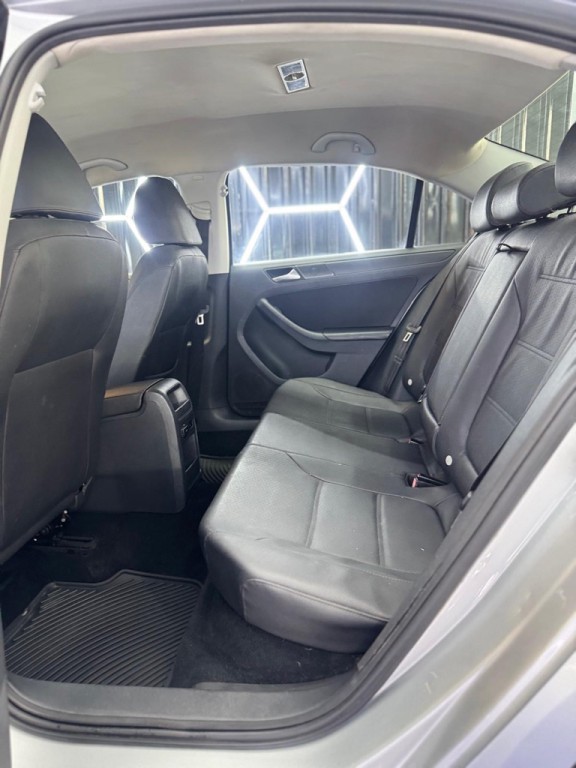 2012 Volkswagen Jetta Image 44