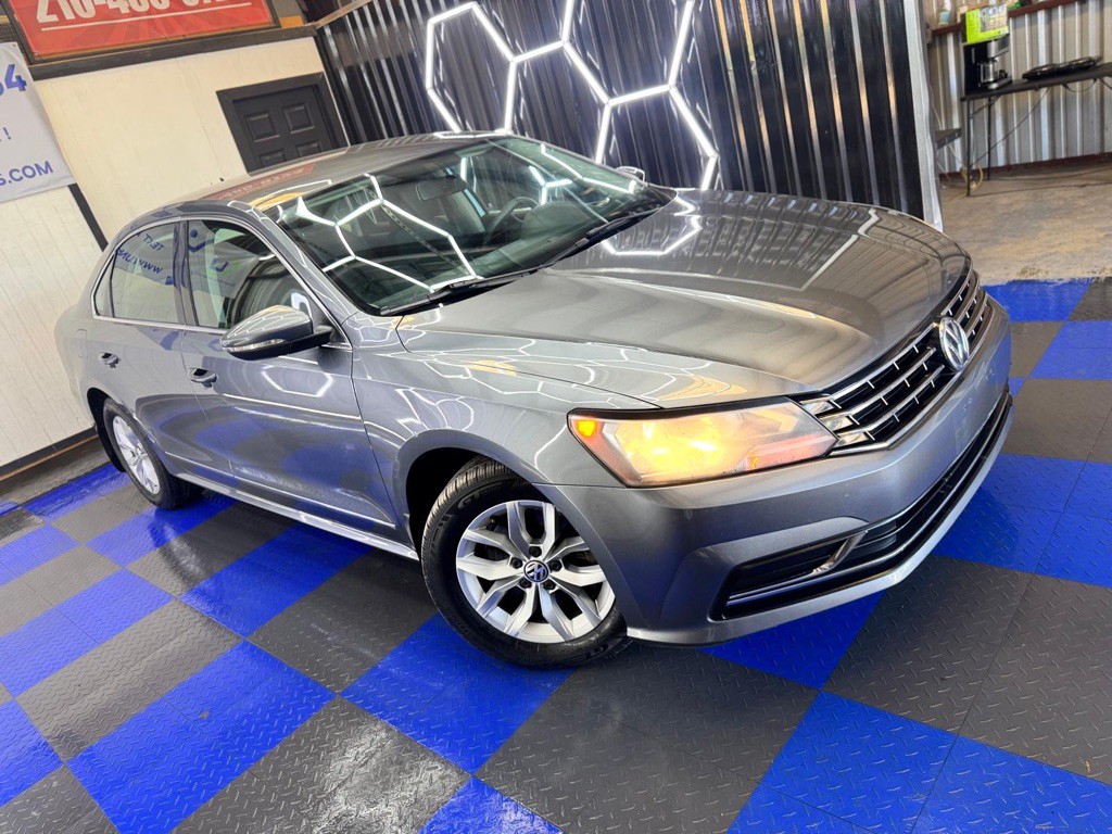 2016 Volkswagen Passat Image 4