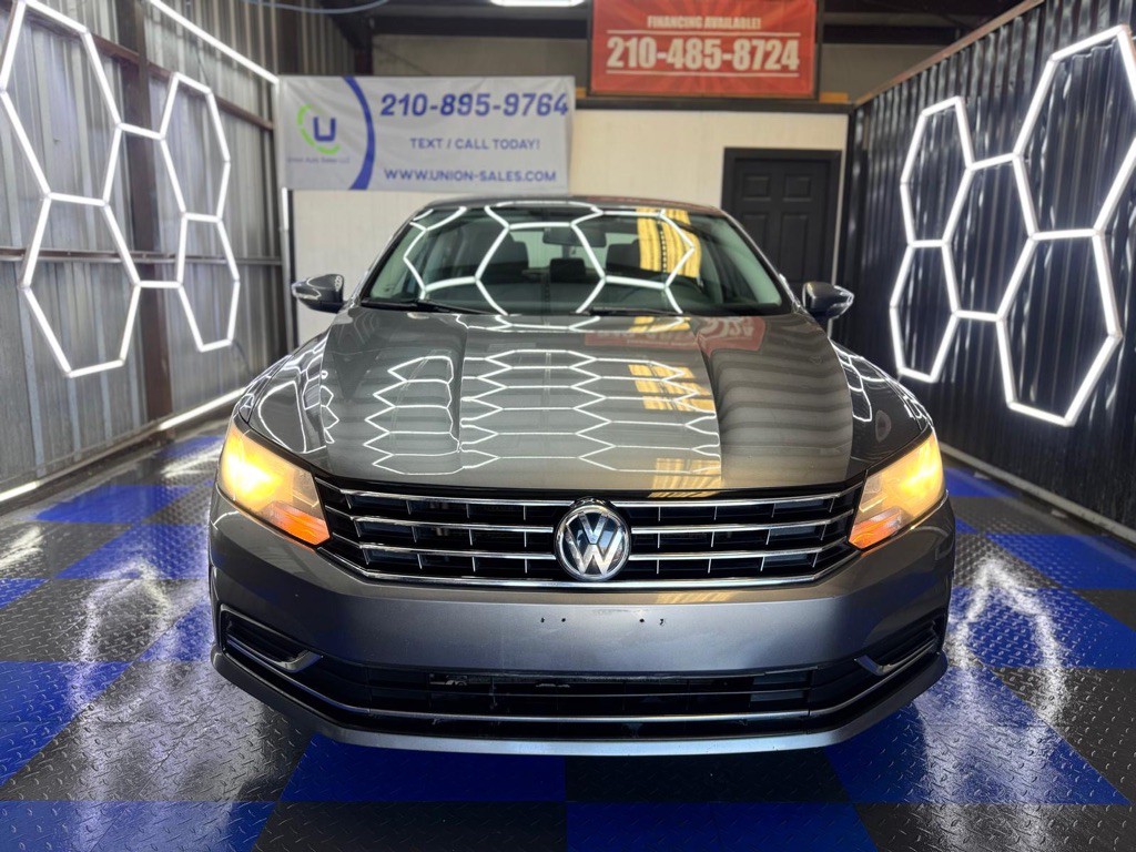 2016 Volkswagen Passat Image 7