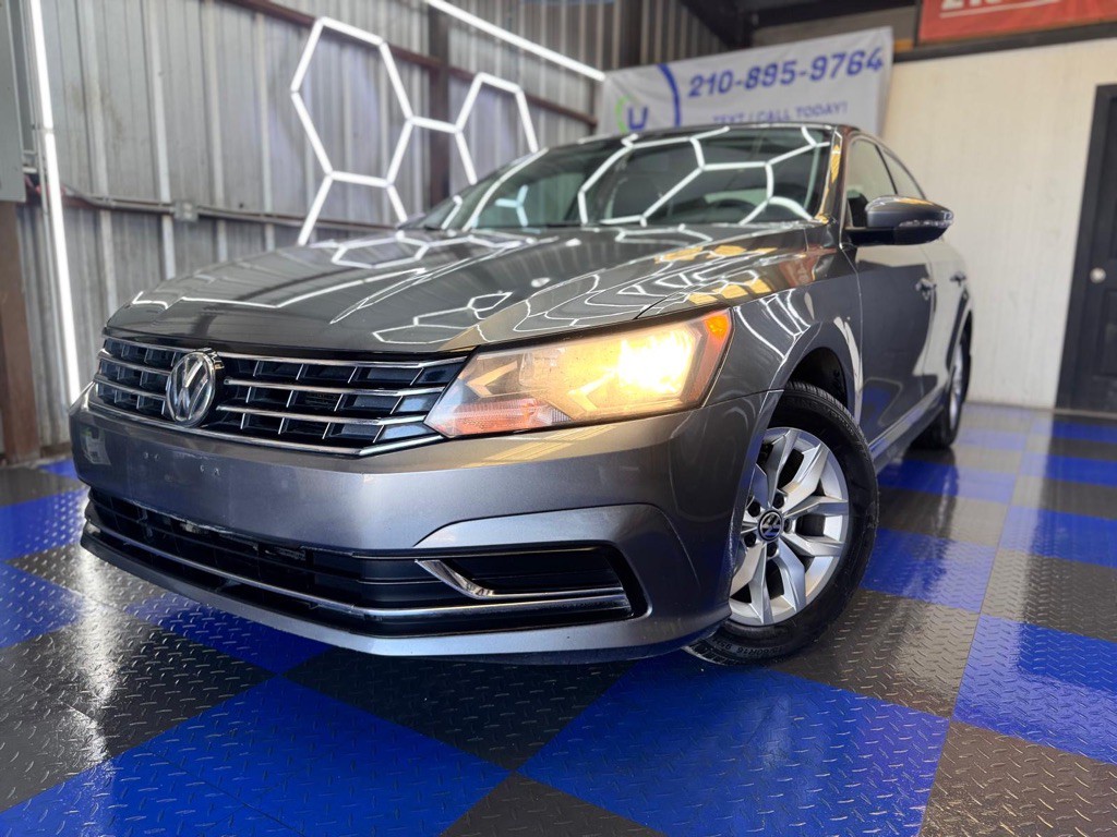 2016 Volkswagen Passat Image 8