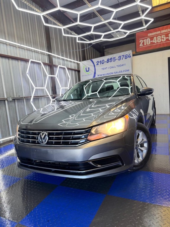 2016 Volkswagen Passat Image 10