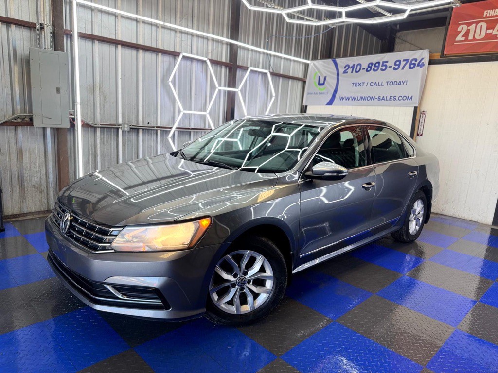 2016 Volkswagen Passat Image 13