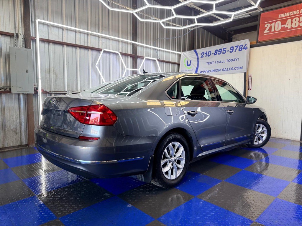 2016 Volkswagen Passat Image 22