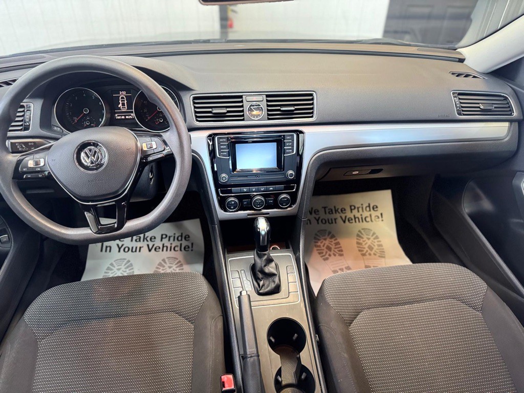 2016 Volkswagen Passat Image 35