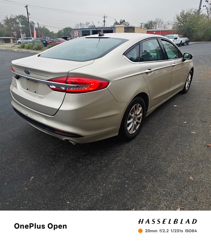 2017 Ford Fusion Image 5