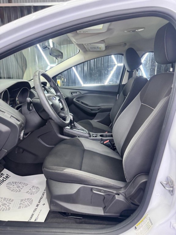 2014 Ford Focus Image 32