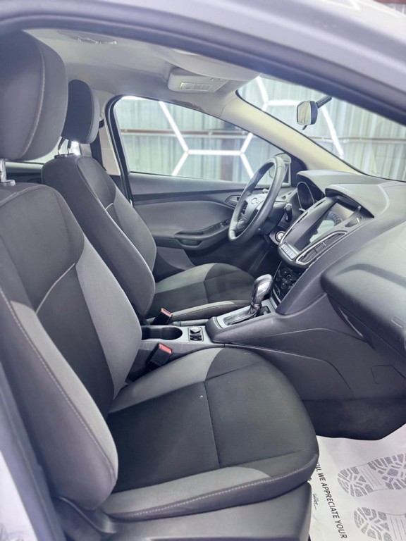 2014 Ford Focus Image 38