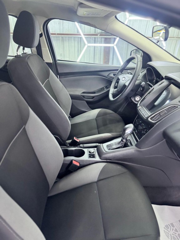 2014 Ford Focus Image 40