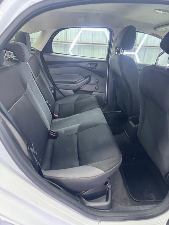 2014 Ford Focus Image 44