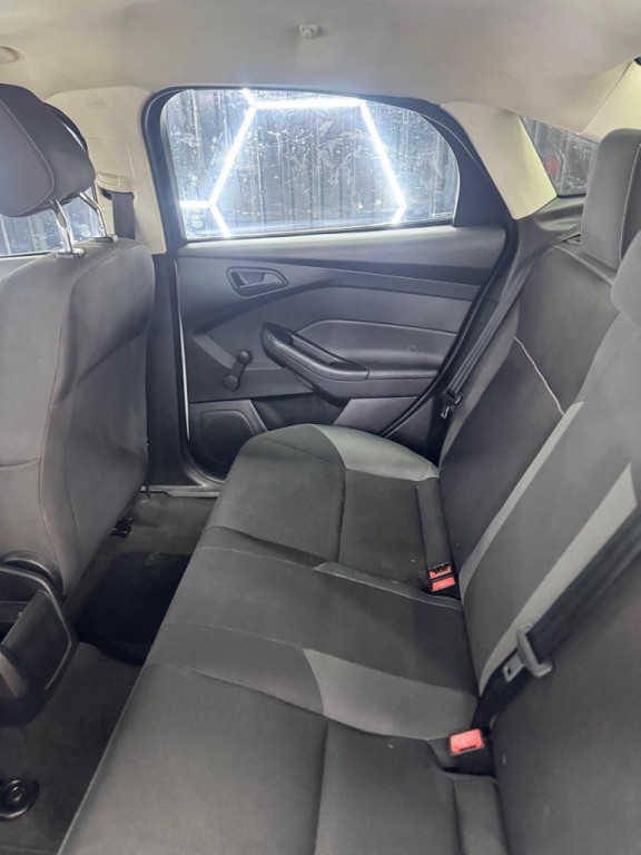 2014 Ford Focus Image 46